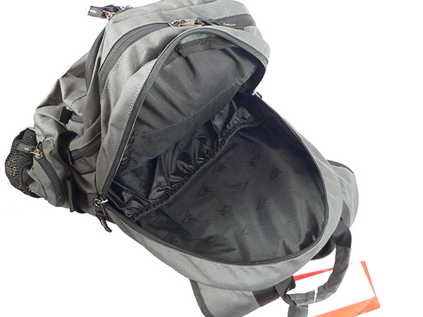 Рюкзак ONEPOLAR W1730. Заднее основное отделение